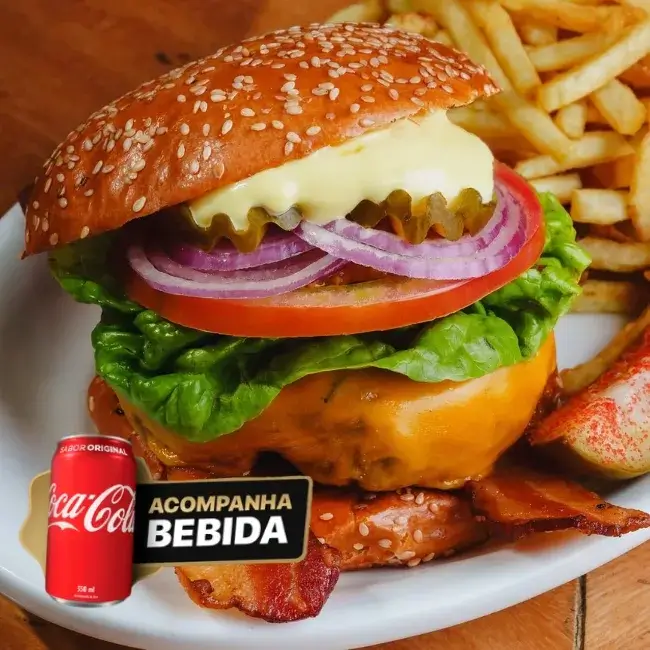 Salada Dupla Especial + 2 Refrigerantes + Batata Frita